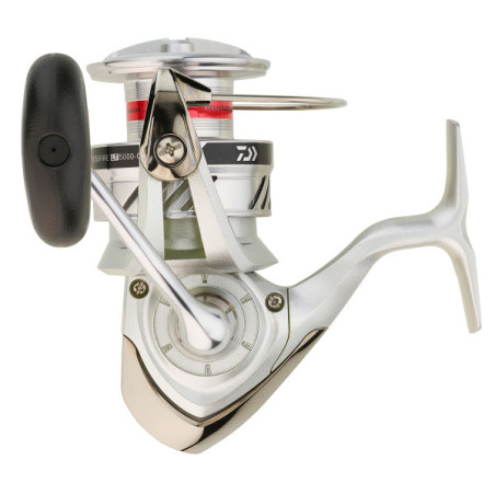 Carrete Daiwa Crossfire 20 LT 4000 CXH | Spinning, freno ATD y ratio 6.2/1